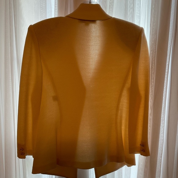 ST. JOHN BLAZER - Picture 5 of 6